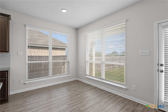 Building Photo - 1037 Shelby Dr