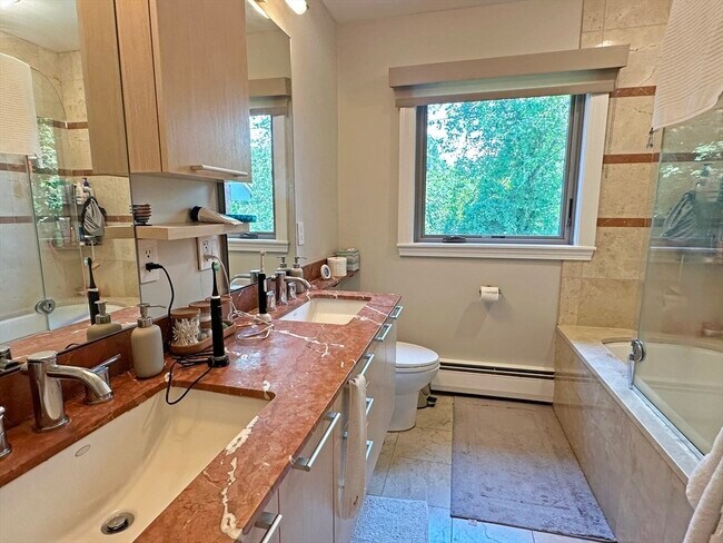 Building Photo - 6 Brownson Terrace