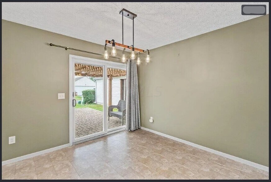 Building Photo - 7107 Reynolds Crossing Dr