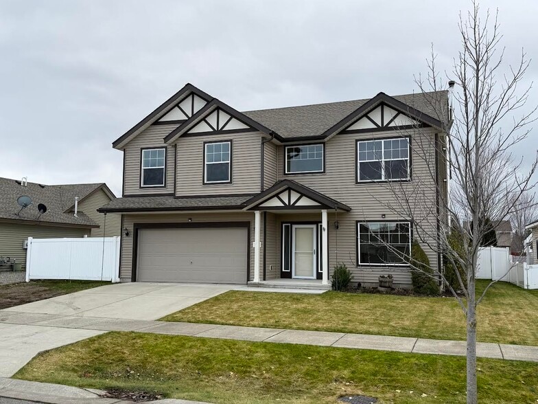 Building Photo - 3420 W Pescador Dr