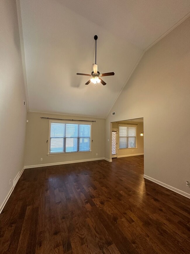 Building Photo - 4 BR/3 BA in exclusive Montrose Subdivision in Olive Branch!