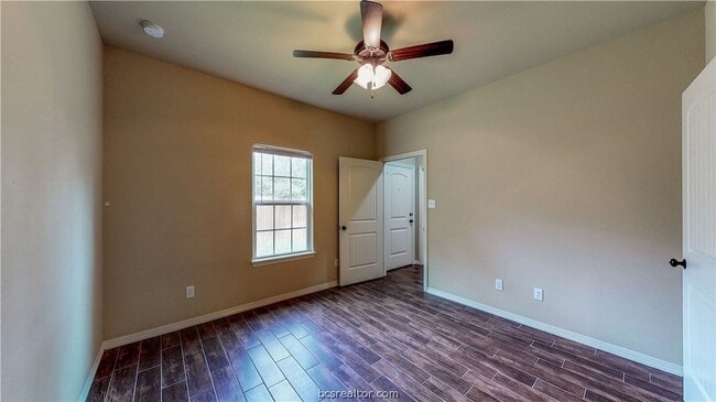 Building Photo - 111 Southland St