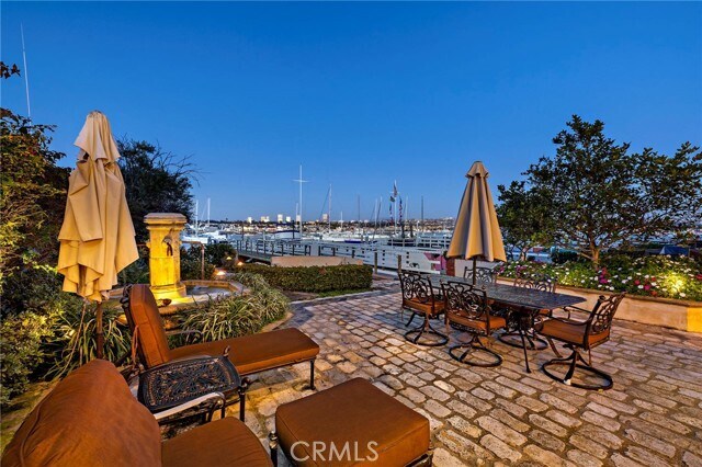 Building Photo - 900 E Balboa Blvd