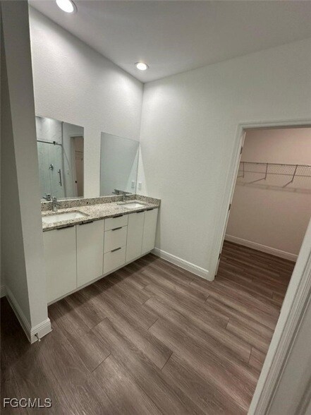 Building Photo - 5008 Idaho Ln