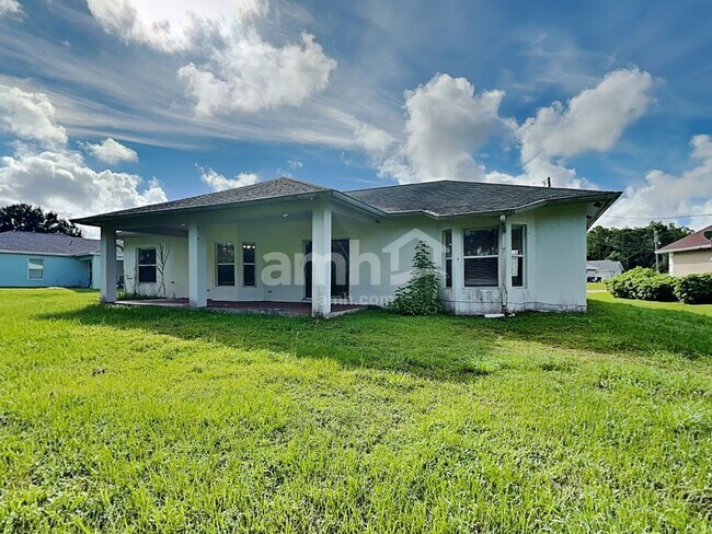 Building Photo - 6117 NW Gause Ave