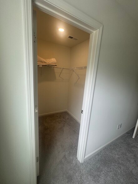 Building Photo - 116 Malbec Dr