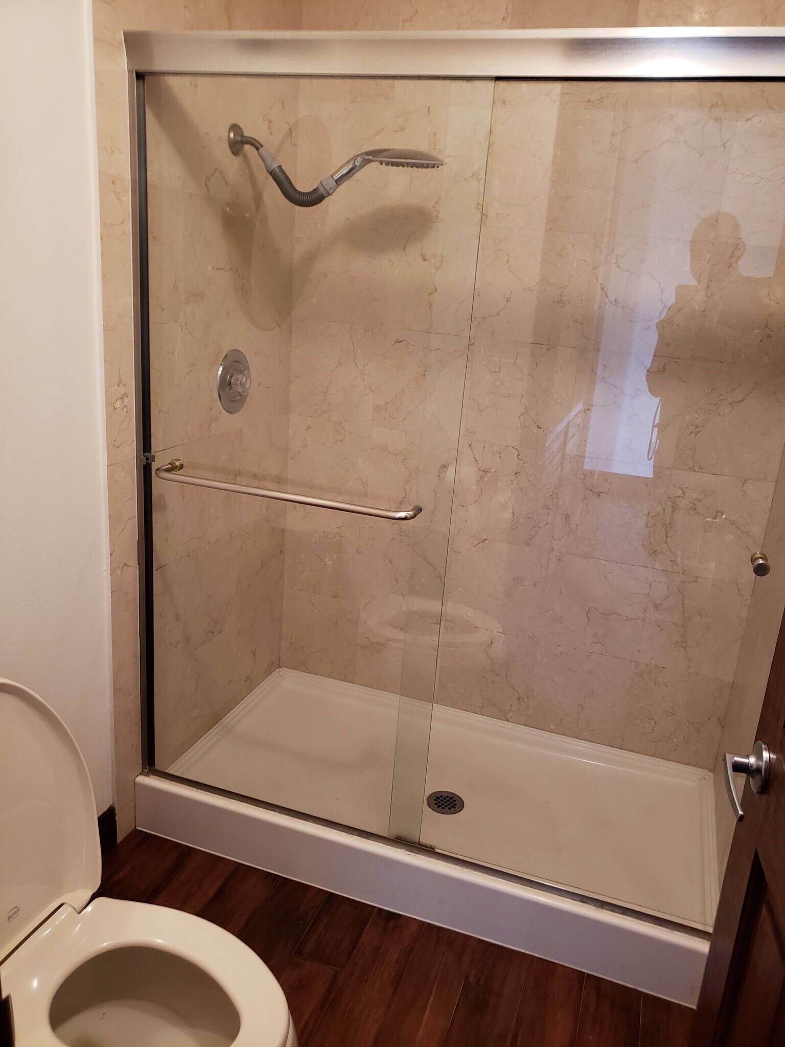 Classy Full Bath - 1331 Willow St