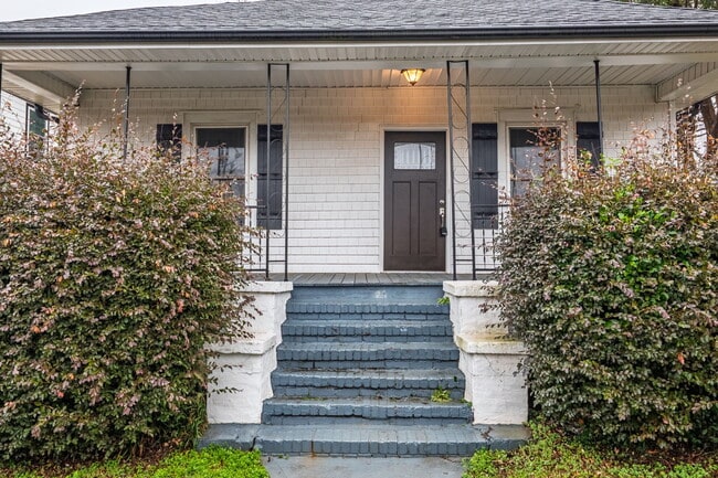 Building Photo - 306 Sacco St