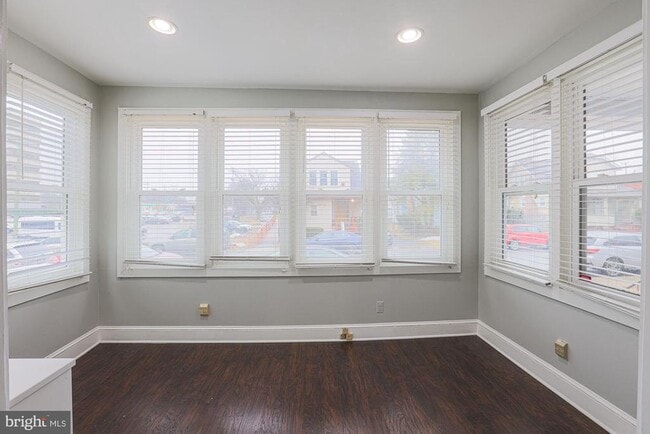 Building Photo - 8 Irving Pl