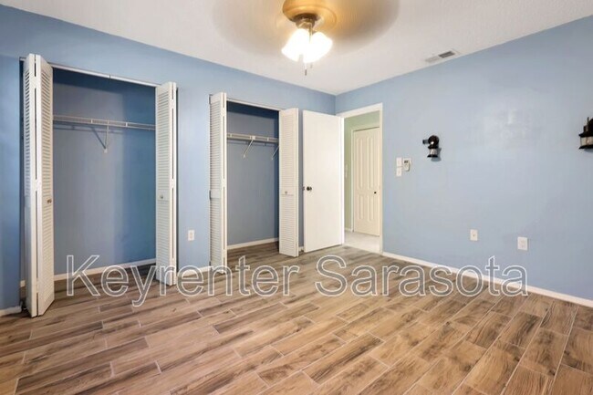 Building Photo - 1403 56th St W