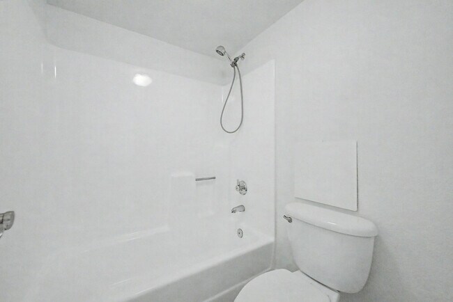 Building Photo - 3825 E Camelback Rd