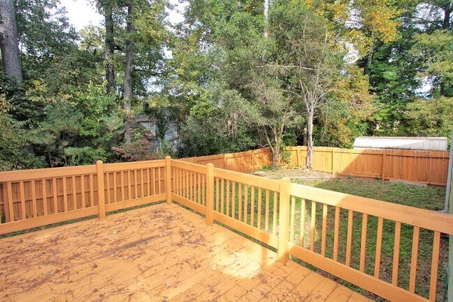 Building Photo - 210 Arborfield Way