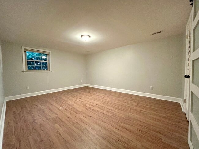 Building Photo - 5922 Amity Pl