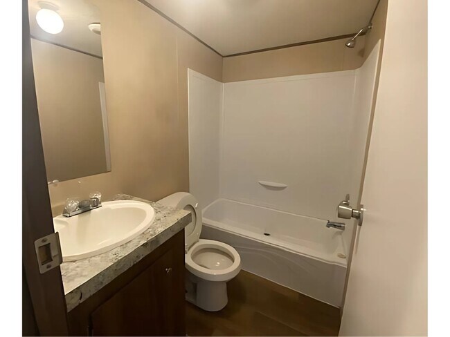 Building Photo - 312 Walker Ct