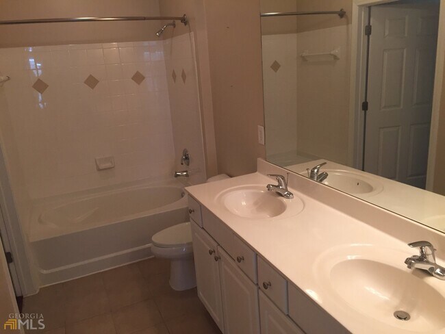 Building Photo - 1850 Cotillion Dr