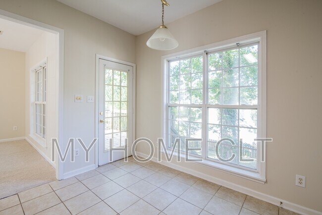 Building Photo - 15012 Rothesay Dr