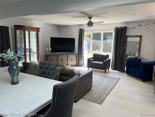 Building Photo - 4842 Merwin Rd