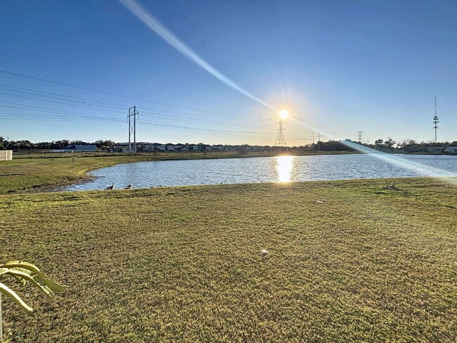 Building Photo - 7517 Samuel Ivy Dr