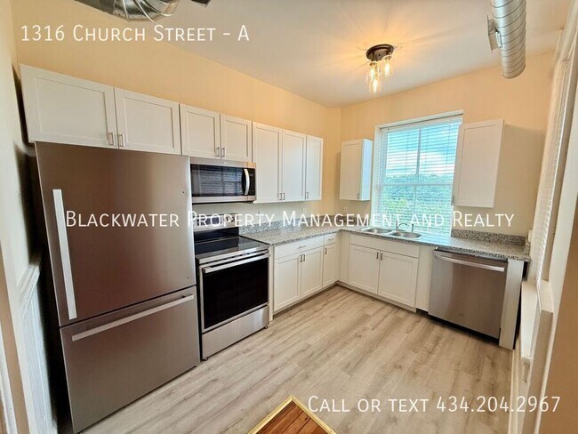 Building Photo - 1316 Church St