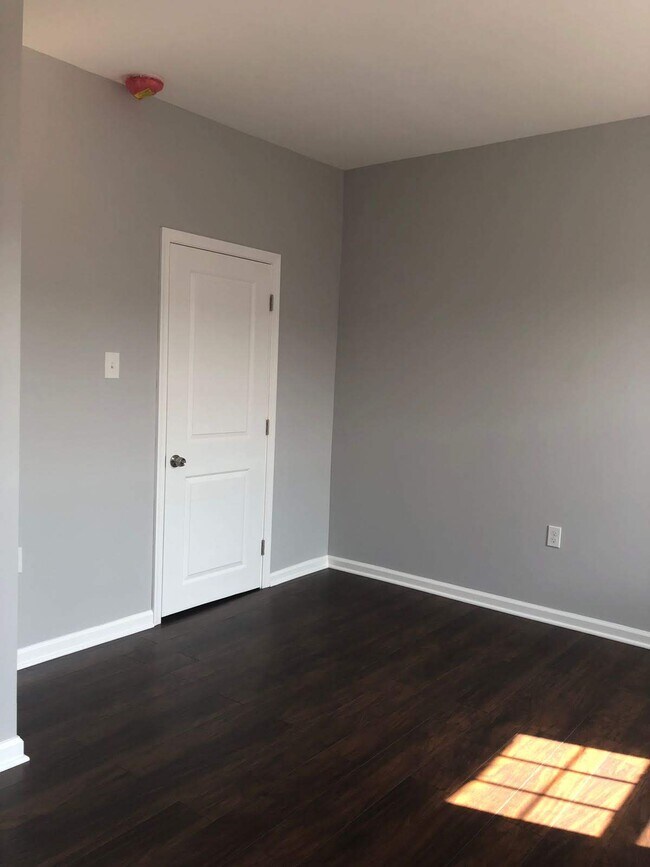 Building Photo - 2413 S Rosewood St