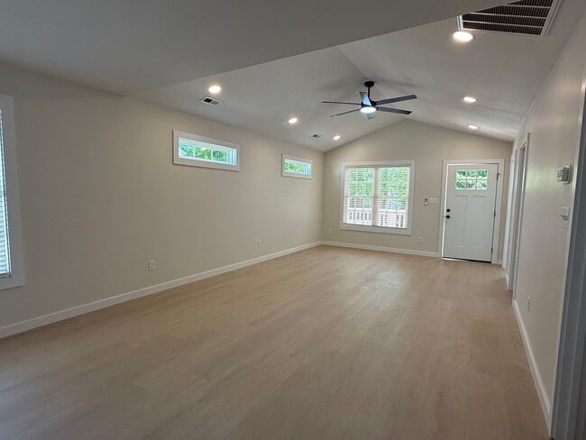 Building Photo - Brand New Construction!! - 3BD/2BA