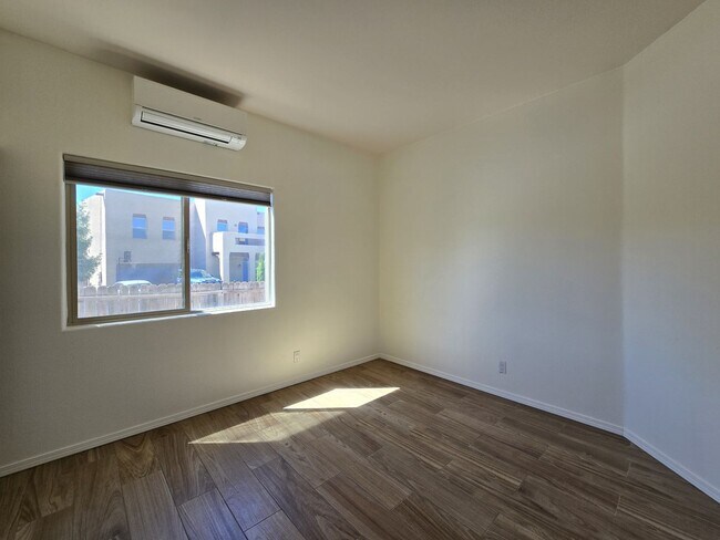 Building Photo - 7112 Calientito Loop