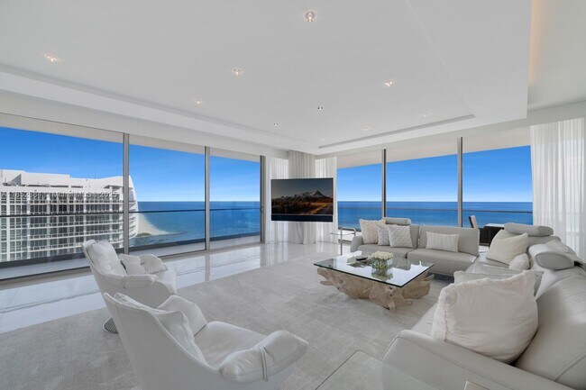 Building Photo - 10203 Collins Ave