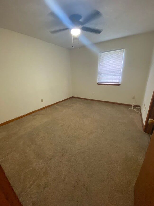 Building Photo - Duplex In Lake Jackson