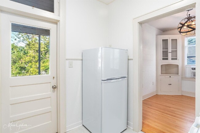 Building Photo - "Charming 1-Bedroom Retreat in Shreveport – Cozy Living Awaits at 809 Ratcliff!"