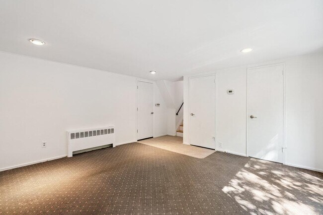 Building Photo - 72 Winthrop Rd