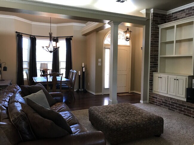 Building Photo - Beautiful Home in Cooper School District