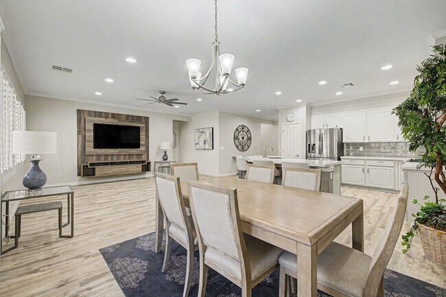 Building Photo - Stunning upgraded Solera At Anthem Home with Spa in back yard!
