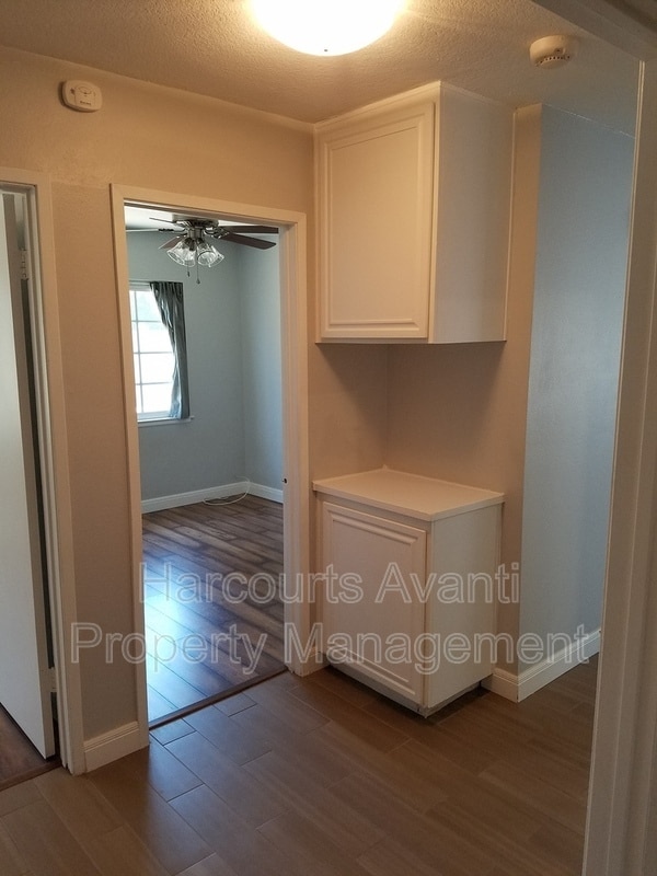 Building Photo - 8125 Los Sabalos St