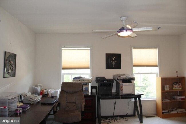 Building Photo - 134 Pendula Ct