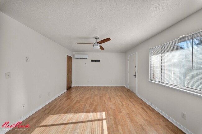 Building Photo - Adorable 2 Bedroom Cedar City Townhome