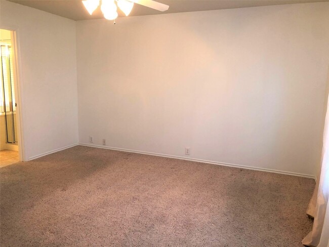 Building Photo - 4611 Pin Oak Creek Ln