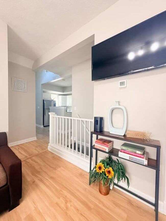 Building Photo - Fully Furnished Home close to UNL Campuses