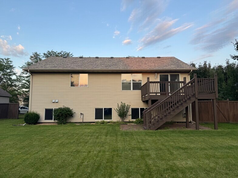 Building Photo - 18699 Dylan Dr