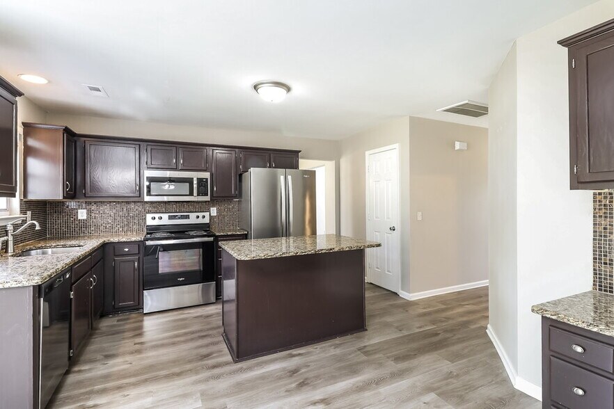 Building Photo - 9735 Baxter Caldwell Dr