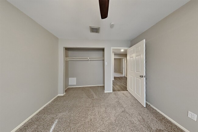 Building Photo - 22306 Red River Dr