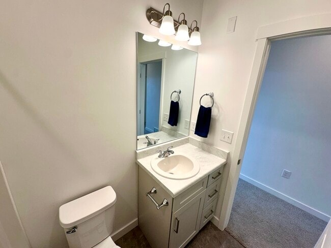 Building Photo - Modern 3-Bedroom Condo in Adventurous Daybreak!