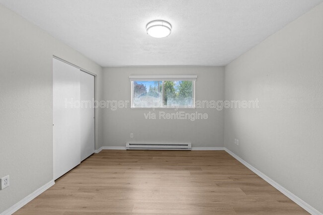 Building Photo - 3816 S Bowdish Rd