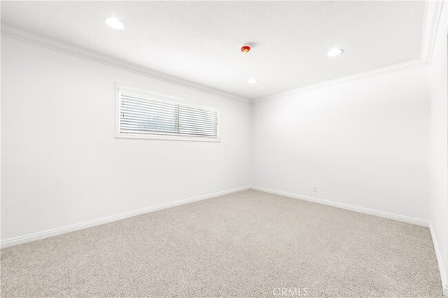 Building Photo - 5892 Meadowlark Dr