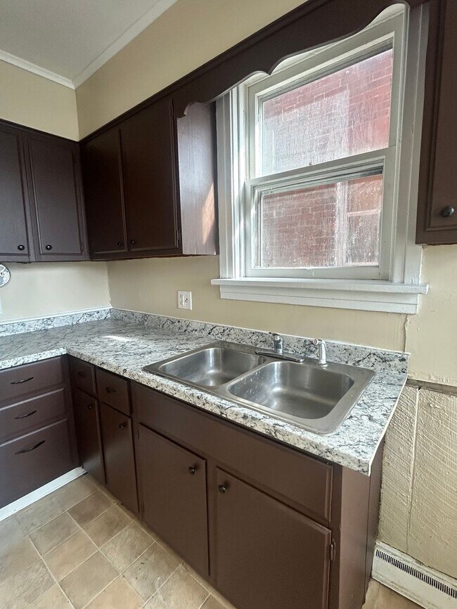 Building Photo - 46 N 34th St