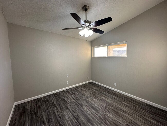 Building Photo - Ernest Properties 2 (295 Mooring Cir)