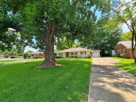 Building Photo - 112 Calhoun Rd