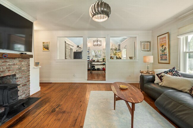 Building Photo - Fully Furnished Cottage in Pittsboro