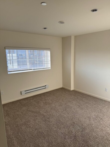 Building Photo - 2263 Glacier St