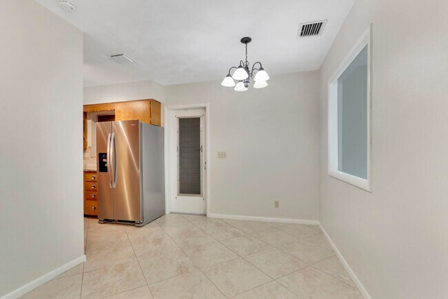 Building Photo - 743 Ibis Way