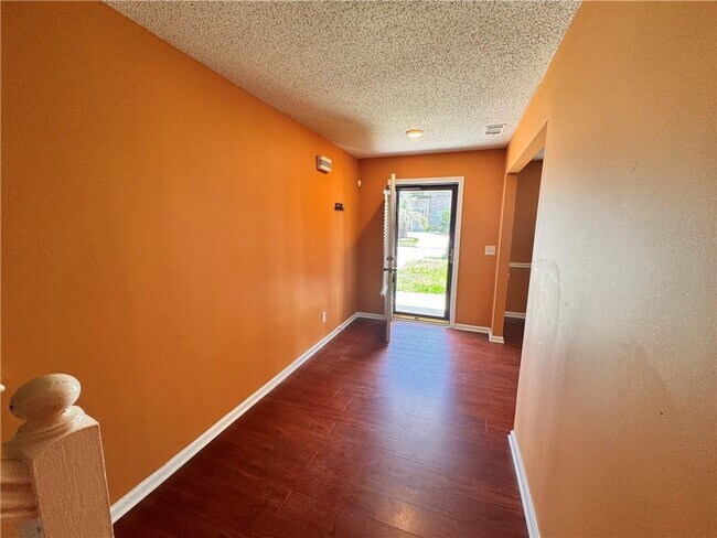 Building Photo - 1373 Alice Ave